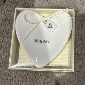 NWT East of India Mr & Mrs Heart-Shaped Ring Dish in Gift Box, Porcelain